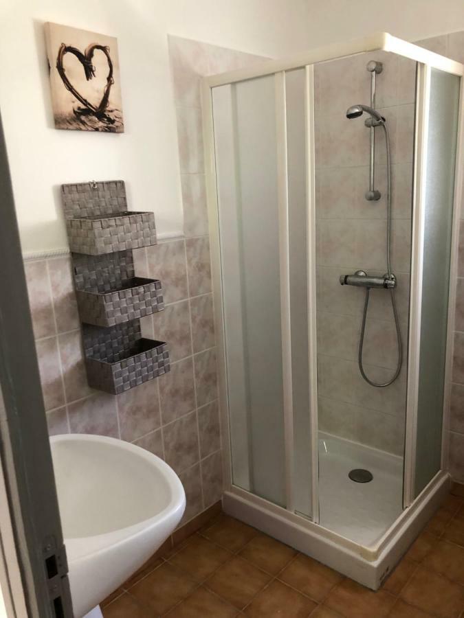 Maison D'En Face Salavas Dış mekan fotoğraf